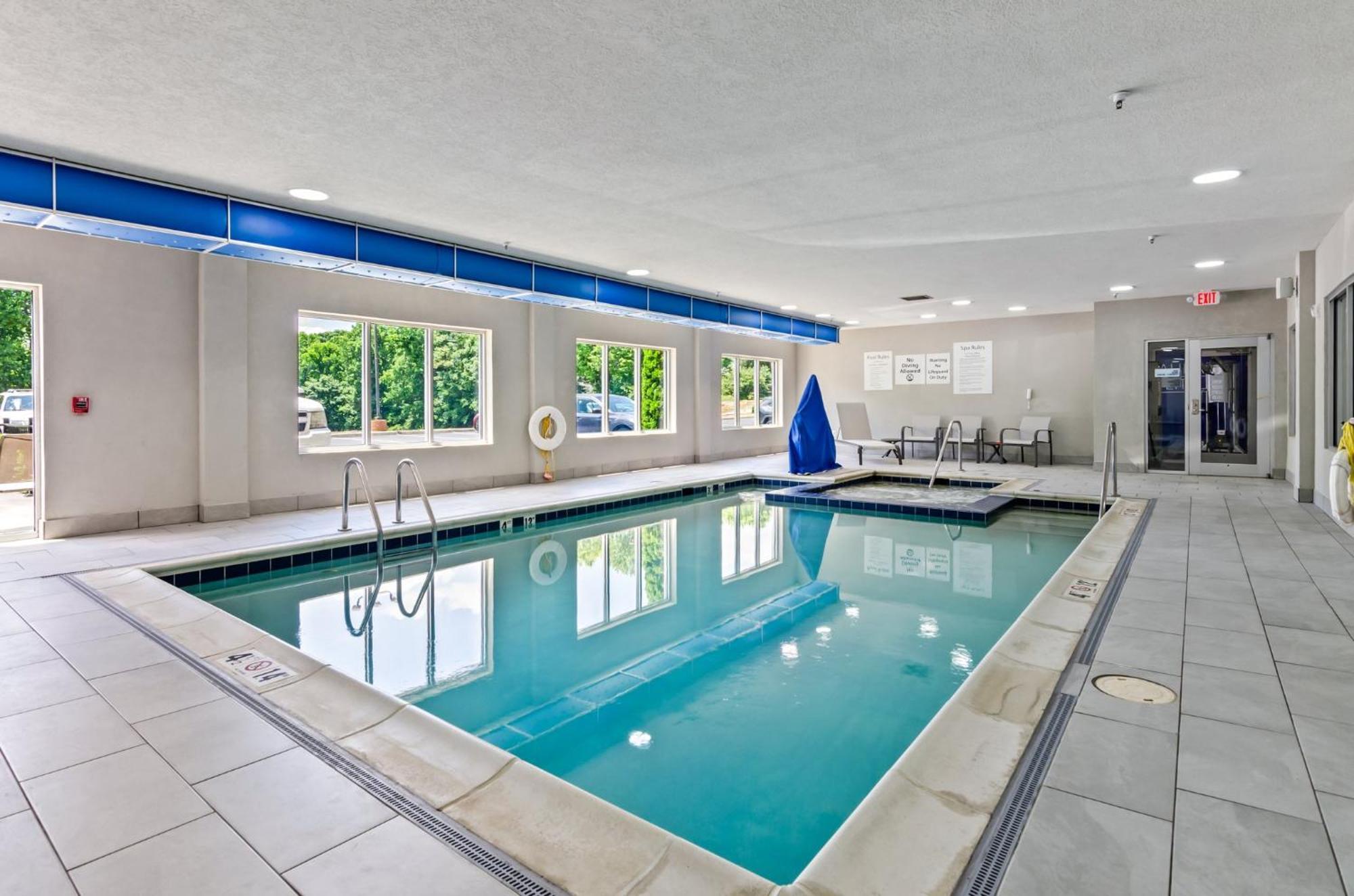 Holiday Inn Express & Suites Wytheville By Ihg Екстер'єр фото