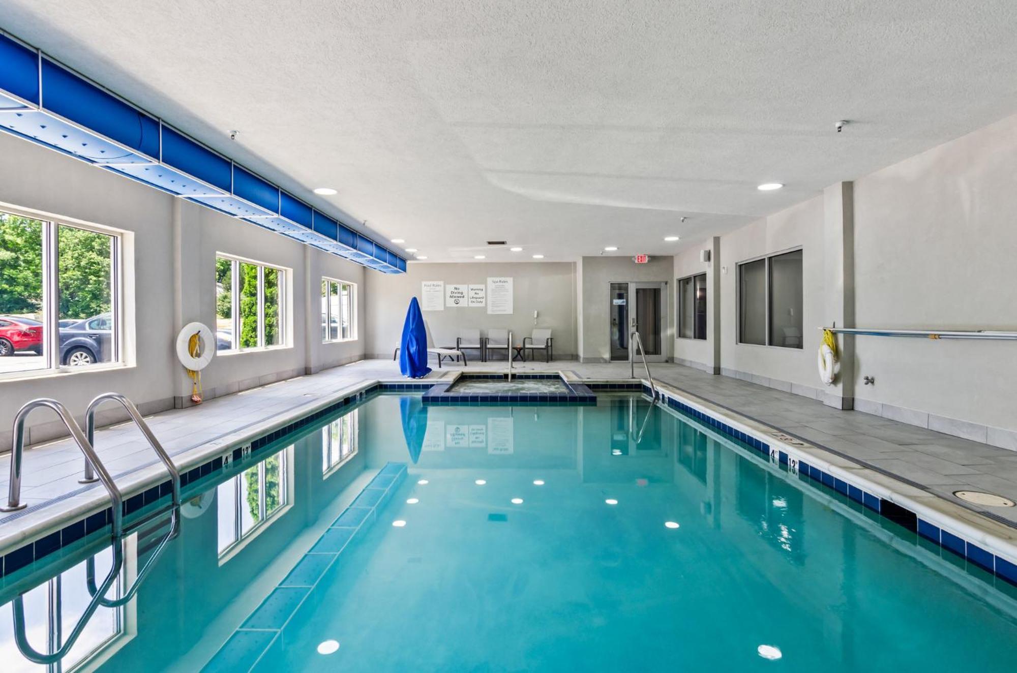 Holiday Inn Express & Suites Wytheville By Ihg Екстер'єр фото